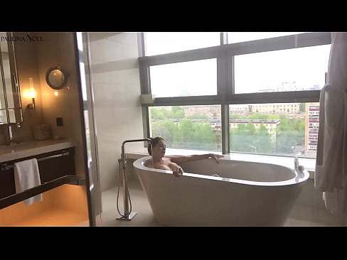 ❤️ En fantastisk babe som lidenskapelig rykker av seg fitta på badet ❤ Pornovideo ved no.hellporno-com.ru ❌