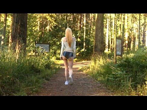 ❤️ Vakker kvinne beveger seg sakte, ikke nakenvideo ❤ Pornovideo ved no.hellporno-com.ru ❌